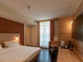 Stadtentdecker Dresden inkl. Aufstieg Frauenkirche & Stadtrundfahrt  