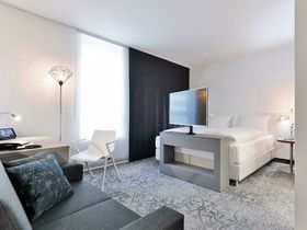 Silvester mit Musical Dinner Show -1 Nacht