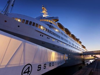 Kurzurlaub auf einem ehemaligen Kreuzfahrtschiff in Rotterdam 3 Tage