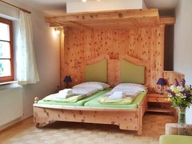  Schnuppern im Dirndltal inkl. 3,5-Gang-Dinner | 1 Nacht