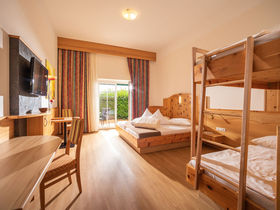 TOP-Silvester-HIT im Thermenhotel PuchasPlus mit Galababend & Silvesterprogramm 4 ÜN