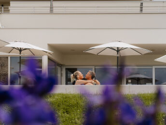 Wellness-Auszeit im Südburgenland inkl. Panorama Außenpool, Überwassermassage, 5-Gang Menü, NaturSPA