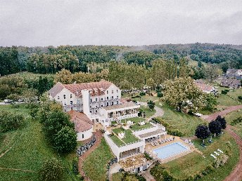 Wellness-Auszeit im Südburgenland inkl. Panorama Außenpool, Überwassermassage, 5-Gang Menü, NaturSPA