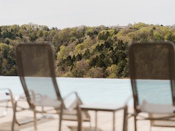 Wellness-Auszeit im Südburgenland inkl. Panorama Außenpool, Überwassermassage, 5-Gang Menü, NaturSPA