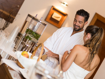 Wellness-Auszeit im Südburgenland inkl. Panorama Außenpool, Überwassermassage, 5-Gang Menü, NaturSPA