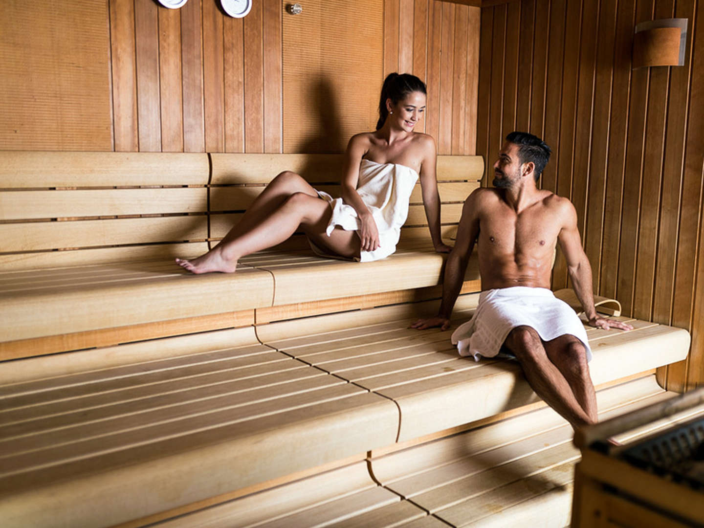 Wellness-Auszeit im Südburgenland inkl. Panorama Außenpool, Überwassermassage, 5-Gang Menü, NaturSPA