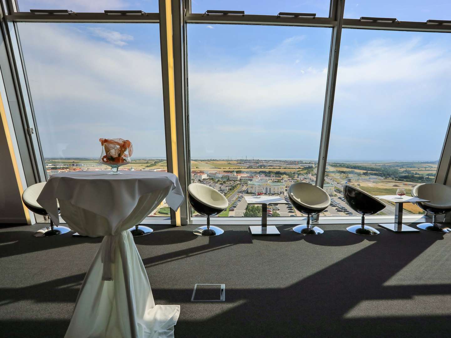 Shoppen im Designer Outlet Parndorf | 2 Nächte im Hotel direkt beim Outlet Center