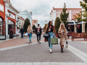 Freundinnen Shopping Tage im Designer Outlet Parndorf | 1 Nacht