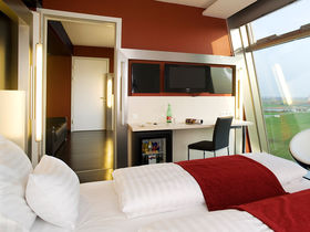 Shoppen im Designer Outlet Parndorf | 2 Nächte im Hotel direkt beim Outlet Center