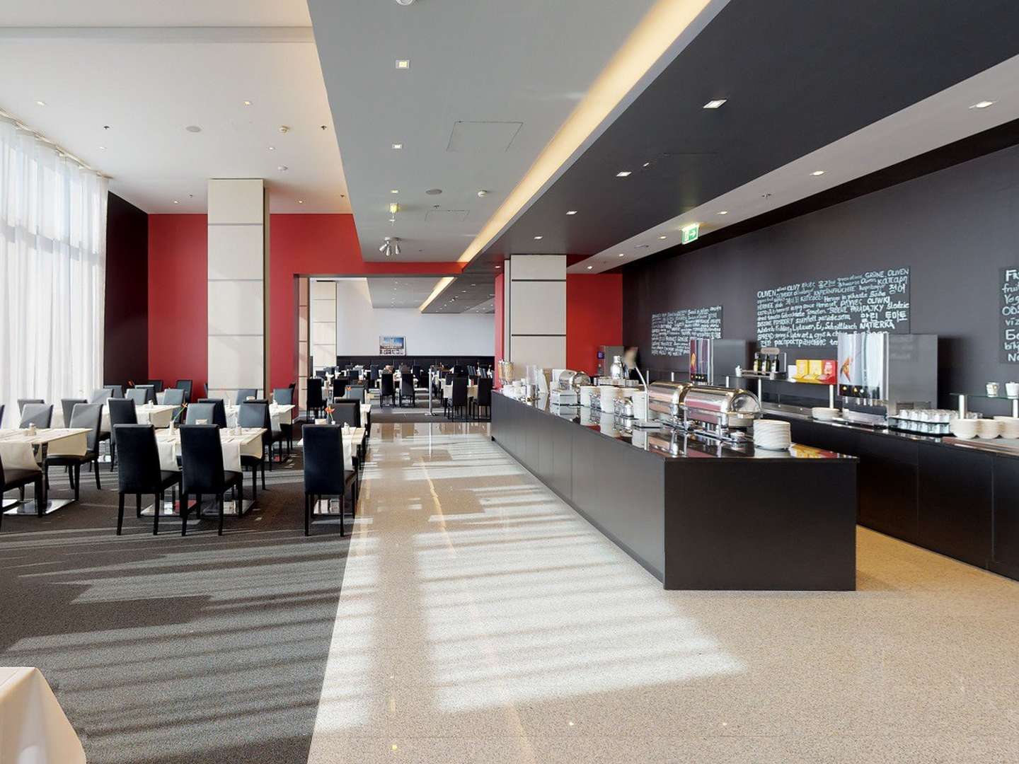 Shoppen im Designer Outlet Parndorf | 2 Nächte im Hotel direkt beim Outlet Center