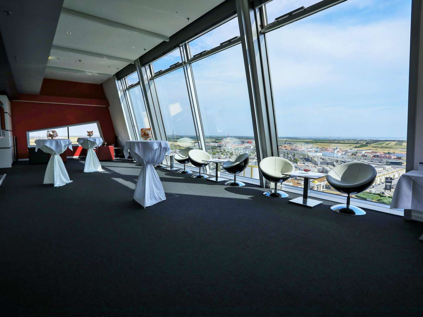 Shoppen im Designer Outlet Parndorf | 2 Nächte im Hotel direkt beim Outlet Center