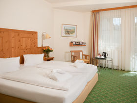 Genussvolle Auszeit zu Zweit - Romantikurlaub mit Candle-Light-Dinner & VinoSPA | 2 Nächte