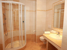 Advent in Villach inkl. Glühmost am Adventmarkt & Kärnten Therme 