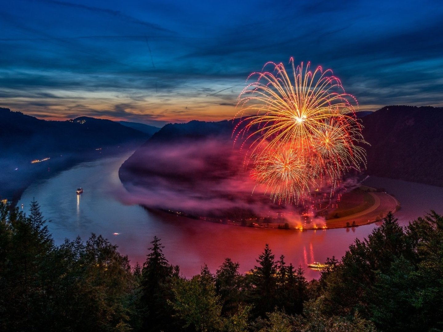 Magic Summer Night mit Feuerwerk, Zauberer, Live Musik & Barbecue | 2 Nächte