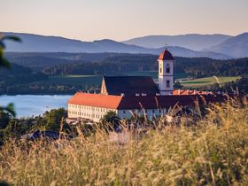 Auszeit #kurzmalraus inkl. g'schmackiges Slow Kitchen® Abendmenü | 3 Nächte | Saison I (Herbst-Wint)