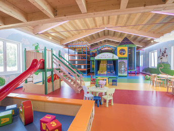 7 Nächte Familien-Sommerhit im 4*S Schlosshotel Lacknerhof 