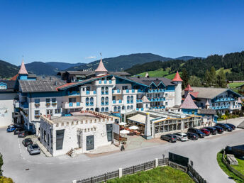7 Nächte Familien-Sommerhit im 4*S Schlosshotel Lacknerhof 