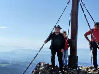 Niemals wieder verlaufen auf 1000 Meter mit herrlicher Aussicht mittels Wanderkarte direkt am Handy.