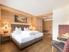 Stubaier Bergweihnacht inkl. Weihnachtsfeier & Galadiner | 4 Nächte