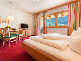 Stubaier Bergweihnacht inkl. Weihnachtsfeier & Galadiner | 4 Nächte