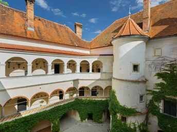 Romantische Tage im Ferienhaus nahe dem Schloss Ernegg inkl. einer Flasche Rotwein | 6 Nächte