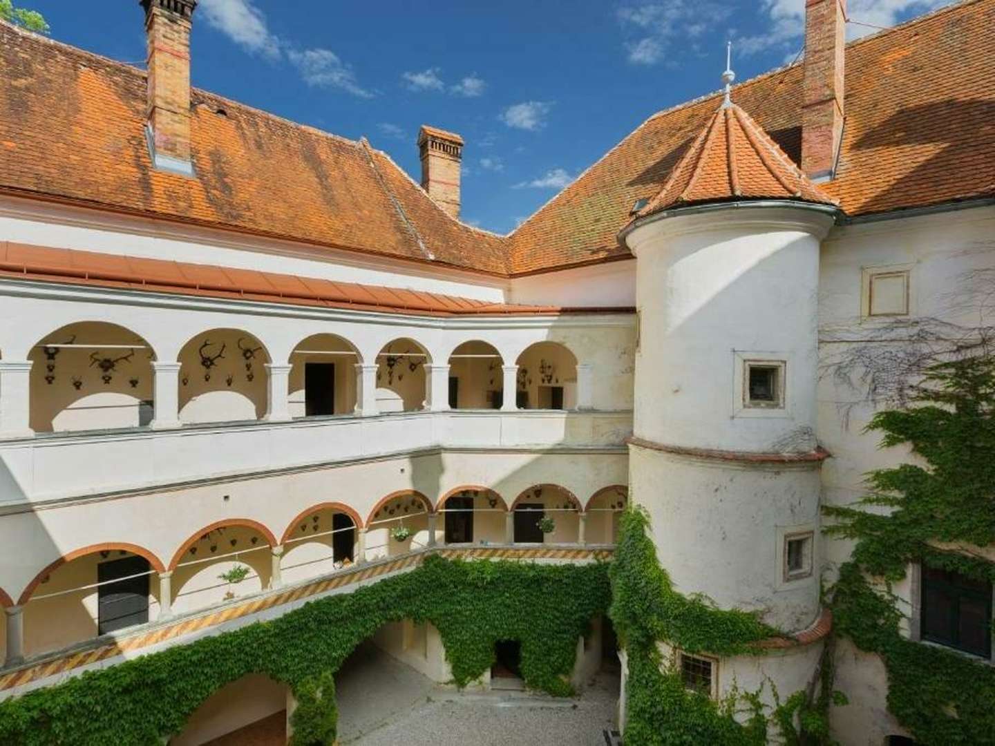 Romantische Tage im Ferienhaus nahe dem Schloss Ernegg inkl. einer Flasche Rotwein | 6 Nächte