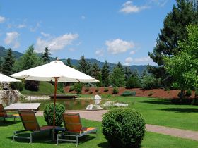 Familienurlaub inkl. Eintritt in die Erlebniswelt Therme AquaLux | 1 Kind bis 13,9 gratis | 4 Nächte