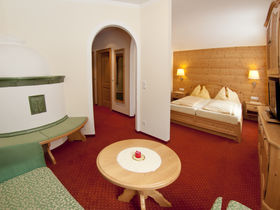 Familienurlaub inkl. Eintritt in die Erlebniswelt Therme AquaLux | 1 Kind bis 13,9 gratis | 4 Nächte