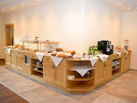 Familienurlaub inkl. Eintritt in die Erlebniswelt Therme AquaLux | 1 Kind bis 13,9 gratis | 4 Nächte