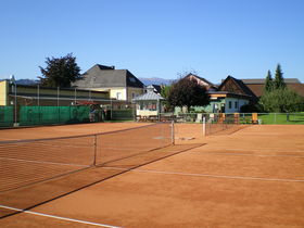 Familienurlaub inkl. Eintritt in die Erlebniswelt Therme AquaLux | 1 Kind bis 13,9 gratis | 4 Nächte