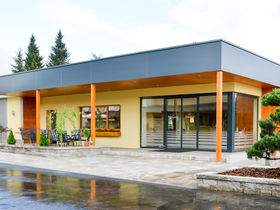 Familienurlaub inkl. Eintritt in die Erlebniswelt Therme AquaLux | 1 Kind bis 13,9 gratis | 4 Nächte