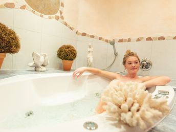Romantischer Winterzauber mit 4 Pfoten im 4* Hotel Almfrieden