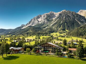 Romantischer Winterzauber mit 4 Pfoten im 4* Hotel Almfrieden