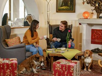 Romantischer Winterzauber mit 4 Pfoten im 4* Hotel Almfrieden