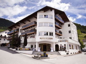 Winterstart-Skiopening im Naudererhof