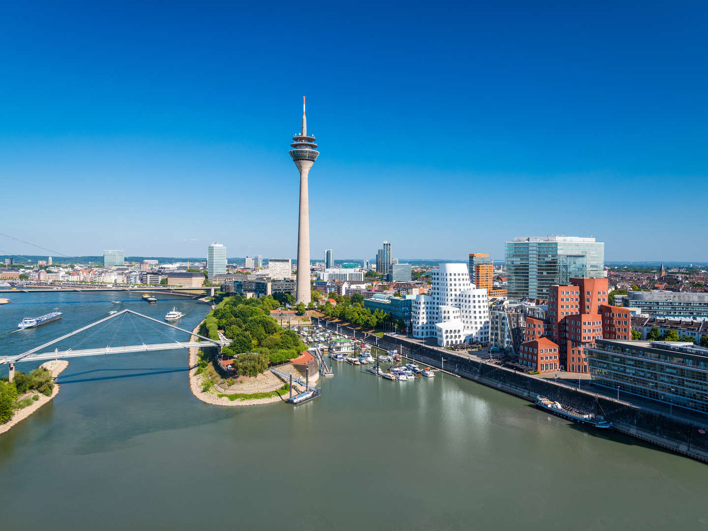 Metropolen-Kurzurlaub in Düsseldorf am Rheinufer | 3 Tage