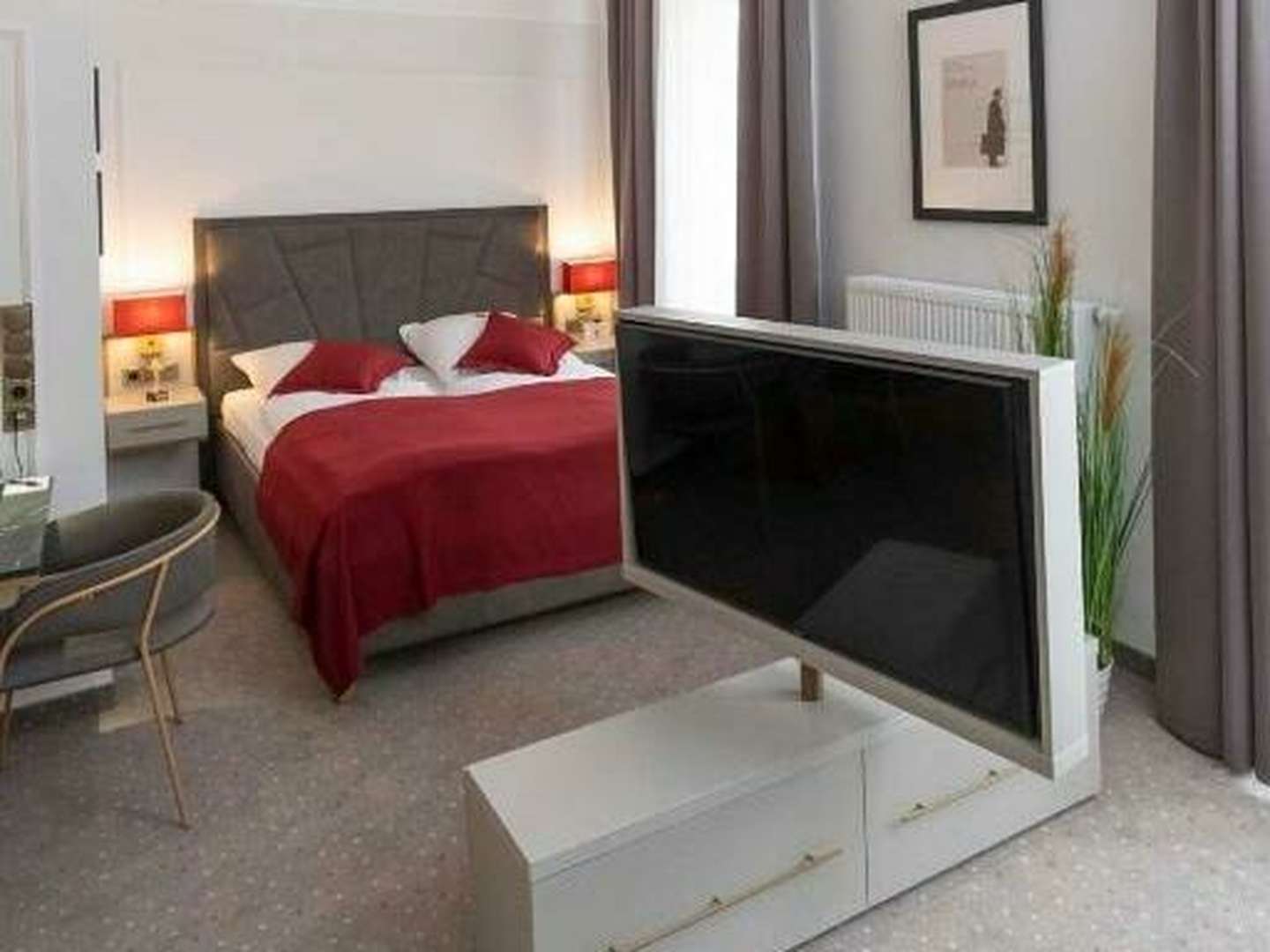 Scampi satt und das schrägste Wahrzeichen Wiesbadens