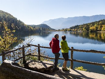 Ein Naturerlebnis - Goldener Herbst am Montiggler See | 4 Nächte