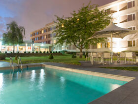 Städtetrip nach Antwerpen 1 Nacht | Terrasse mit Außenpool | Gratis Parken