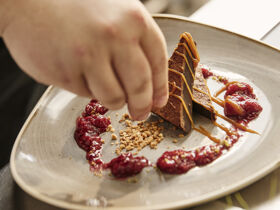 4 Tage Aktivurlaub: Entspannung am Flussufer der Mosel und Verwöhnzeit in der Vulkaneifel Therme