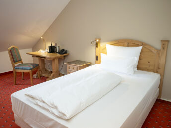 Zwei Nächte mit Frühstück und Abendessen im Atomis Hotel Munich Airport by Mercure