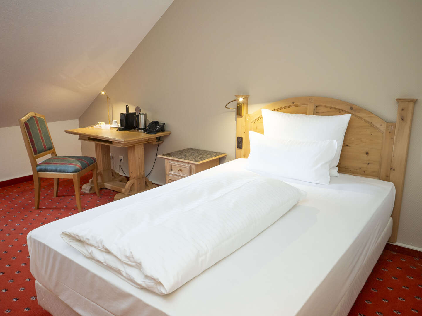 Zwei Nächte mit Frühstück und Abendessen im Atomis Hotel Munich Airport by Mercure