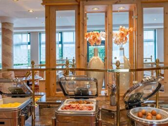 Zwei Nächte mit Frühstück und Abendessen im Atomis Hotel Munich Airport by Mercure