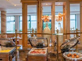 Zwei Nächte mit Frühstück und Abendessen im Atomis Hotel Munich Airport by Mercure