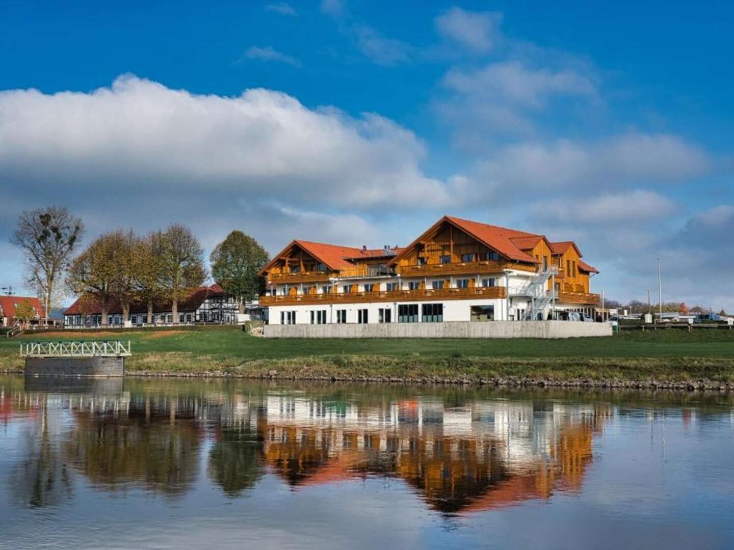 4 für 3 = Aktionstage direkt am Wasser im Weserbergland