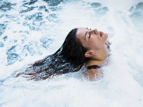 Romantischer Kurzurlaub inkl. Thermeneintritt und einer Flasche Schaumwein | 2 Nächte