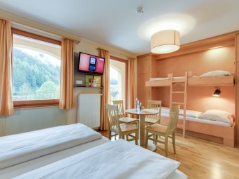 Rauf auf den Berg, raus aus dem Alltag – Wanderzeit beginnt I 4 Nächte Hochsteiermark