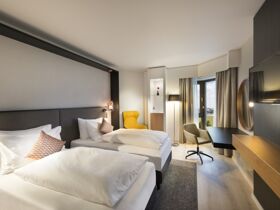 Kurzurlaub in Düsseldorf am Rheinufer - 2 Tage