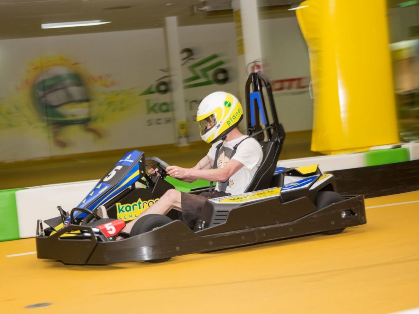 Rauszeit mit Tempo: Go-Kart Action für Groß und Klein in Schladming I 2 Nächte