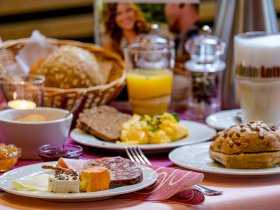 3 Tage Weiß-blauer Kurzurlaub in den Bayerischen Alpen mit 3-Gang-Menü